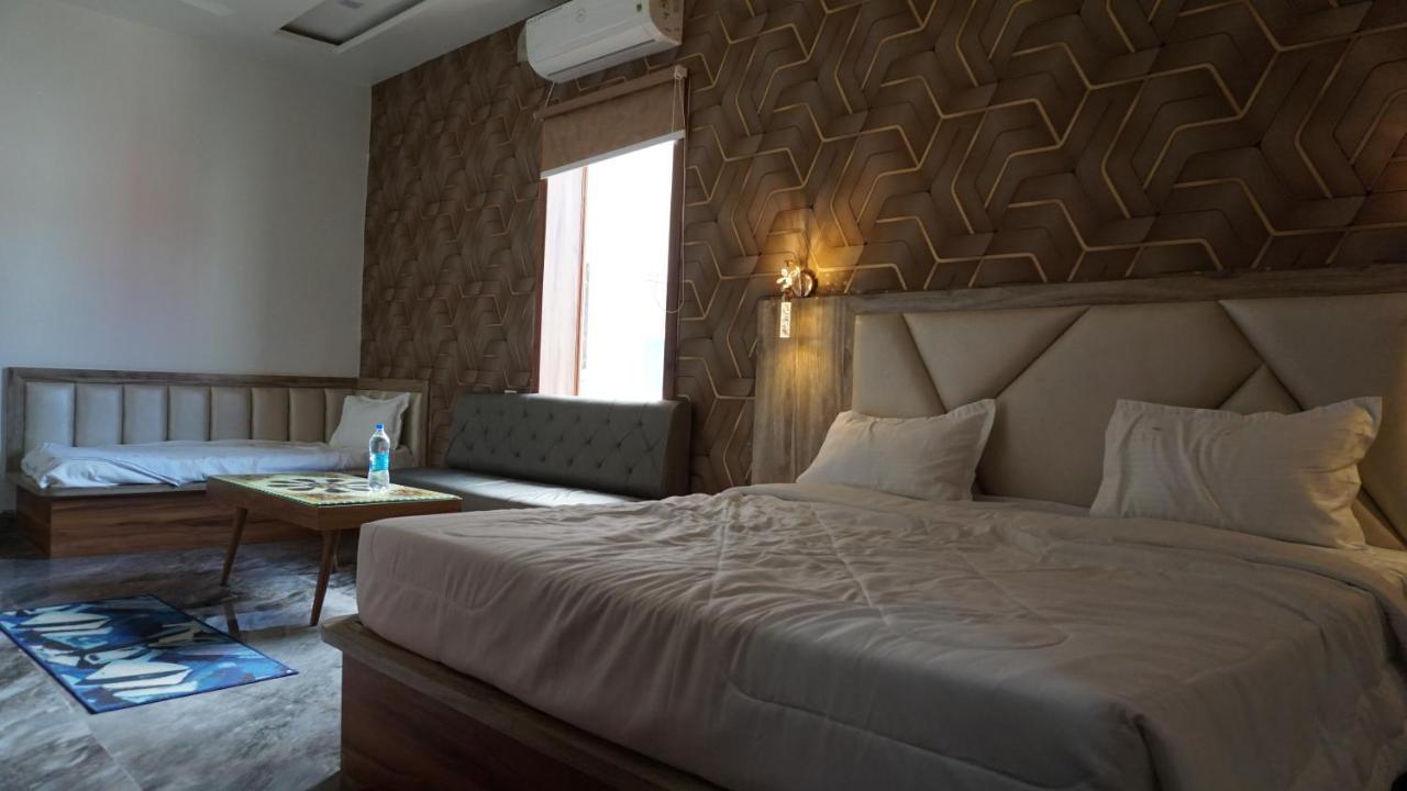 Hotel B P Emerald 마투라 외부 사진