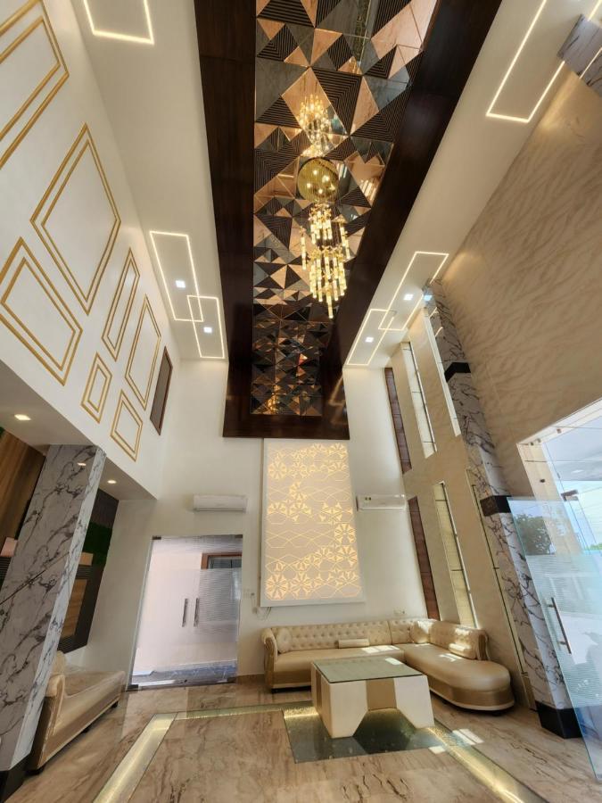 Hotel B P Emerald 마투라 외부 사진
