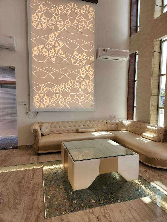 Hotel B P Emerald 마투라 외부 사진